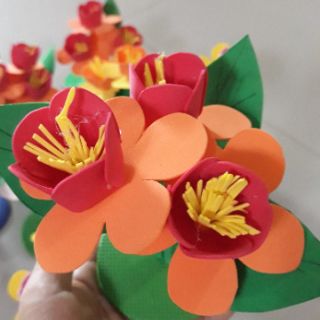 Hoa trang trí góc đồ dùng mầm non