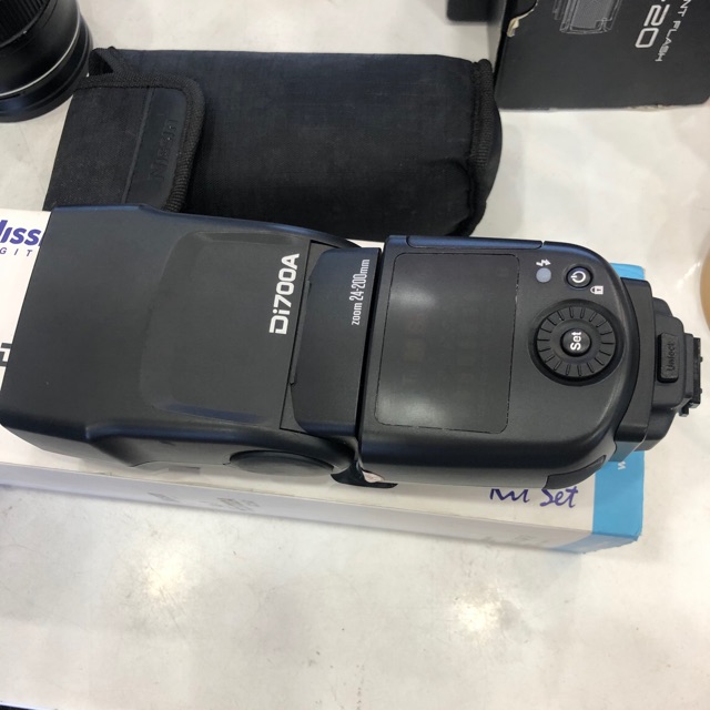 Đèn flash Nissin Di700 for Sony + trigger cũ fullbox