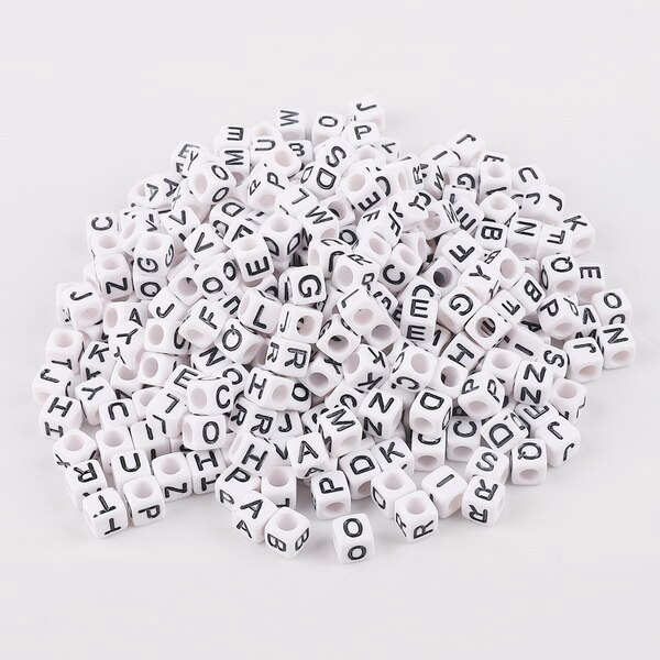 Bộ 100 hạt nhựa acrylic hình vuông nhiều loại in chữ cái dùng làm vòng tay/ vòng cổ/ đồ trang sức thủ công 6 mm