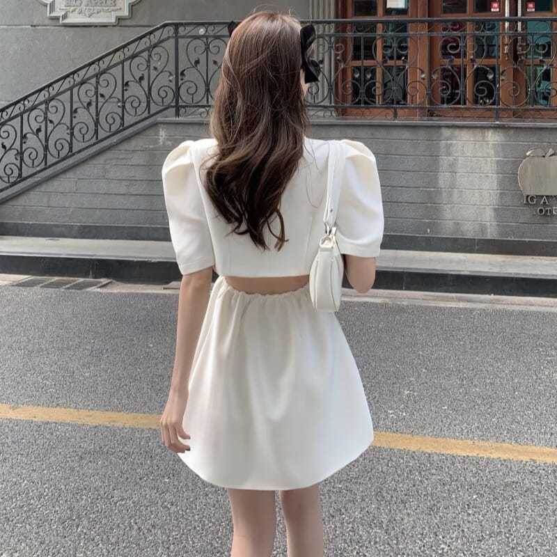 bộ thời trang ۩suit dress nữ nơ tay phồng ngắn màu trắng váy mùa hè 2021 cổ điển Pháp mới