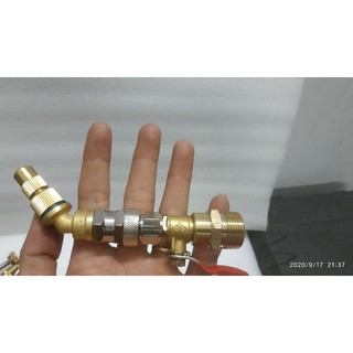 Béc rửa vệ sinh máy lạnh .