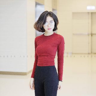 Áo Croptop Tay Dài Màu Đỏ Đô