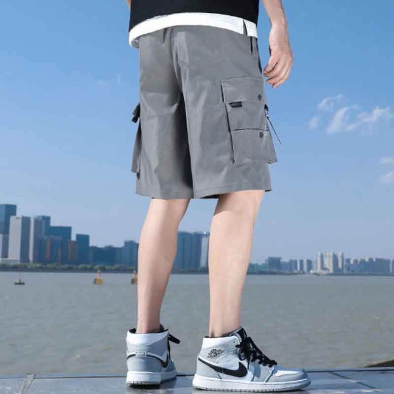 Quần Short Jogger Màu Đen Phối Nhiều Túi Phong Cách Hip Hop Cá Tính Cho Nam