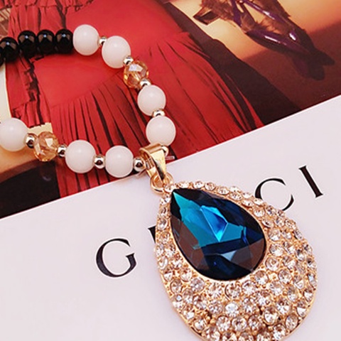 Vòng cổ dáng dài thiết kế thời trang cho nữ