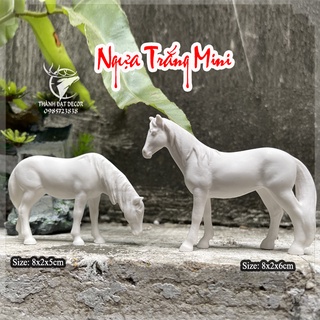 Tượng ngựa trắng mini trang trí tiểu cảnh terrarium , cây bonsai  , hòn non bộ , hồ thủy sinh , lũa , bàn