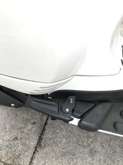 GÁC CHÂN SAU CHO XE VESPA