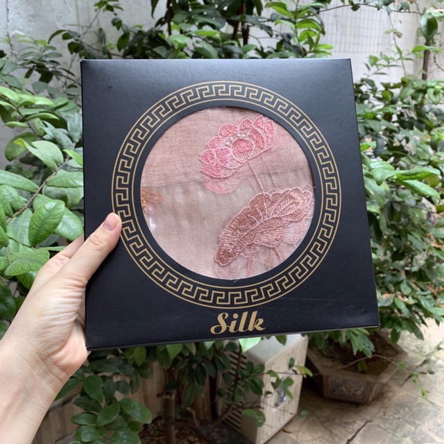 Khăn tơ thêu sen đủ màu