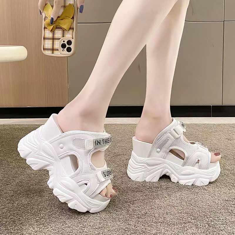 Dép xỏ ngón nữ đế dày Dép Sandal Thể Thao Đế Xuồng Dày Phong Cách La Mã Thời Trang Mùa Hè Mới Cho Nữ