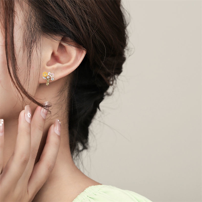 Khuyên Tai Hình Hoa Cúc Đính Đá Phong Cách Hàn Quốc Mới 2022