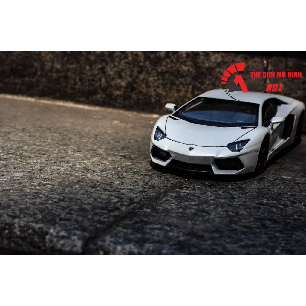 MÔ HÌNH XE LAMBORGHINI AVENTADOR LP700-4 WHITE 1:24 WELLY 5806