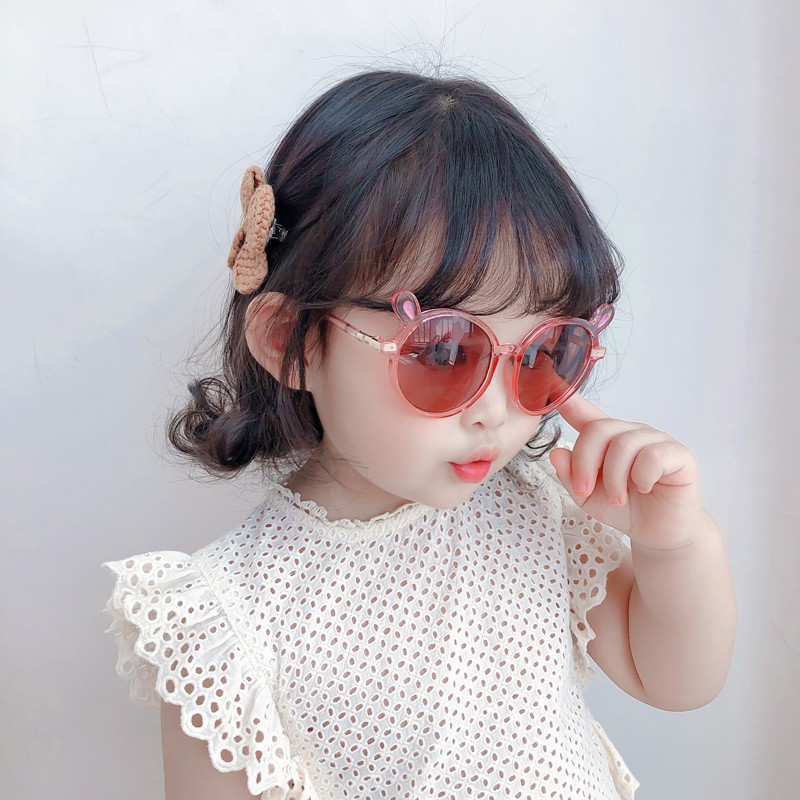 Kính mát phối tai thỏ đáng yêu cho bé