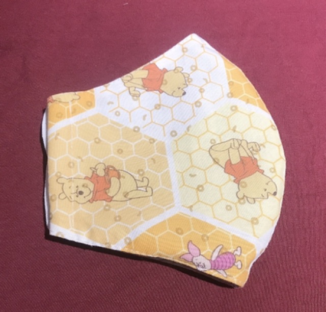 Khẩu trang vải gấu Pooh | BigBuy360 - bigbuy360.vn