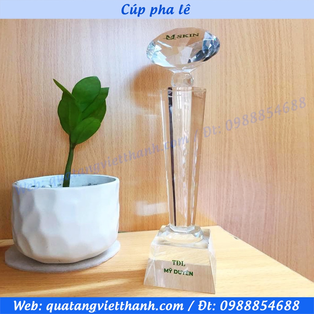 Cúp pha lê kim cương