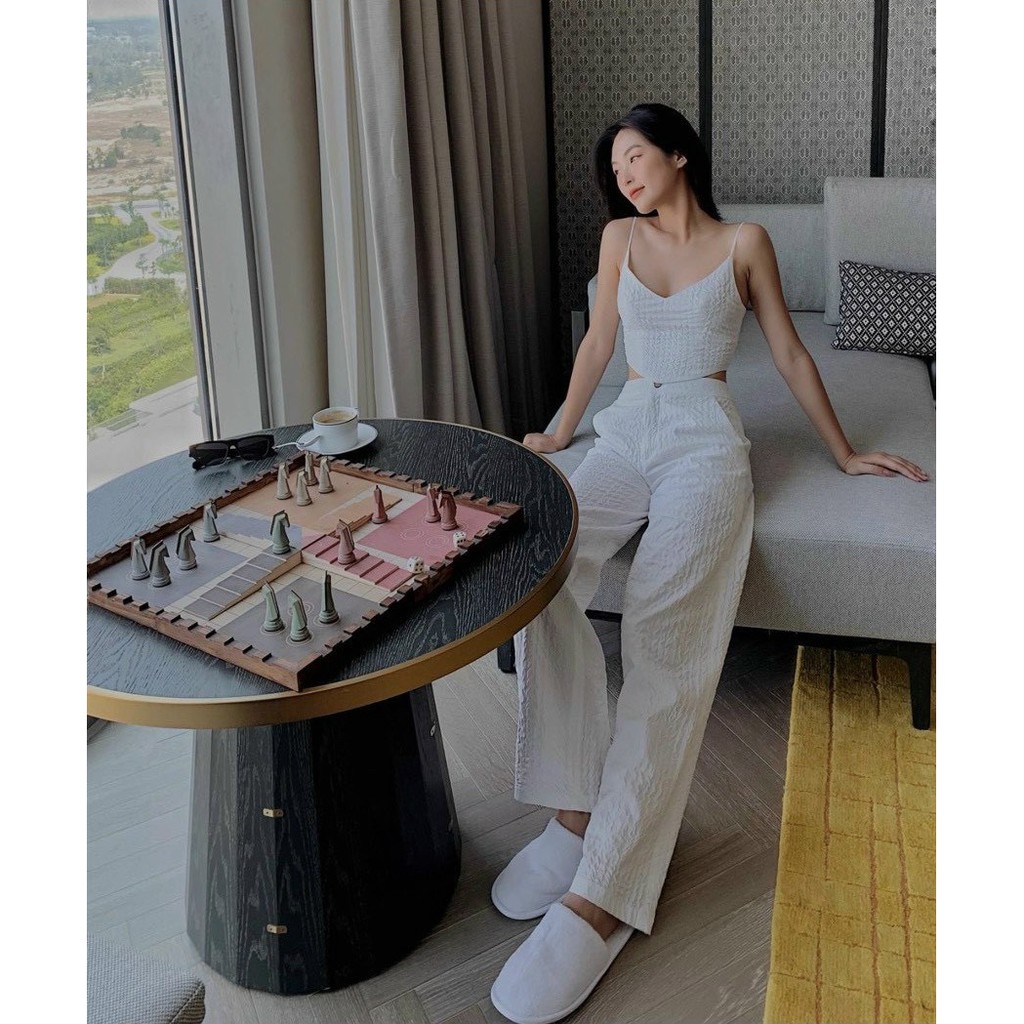 SET CROP TRẮNG 2S  + QUẦN SUÔNG 🌻 Xinh quá khách ơi, áo form 2S crop, chất xốp mềm mát, style boho đ