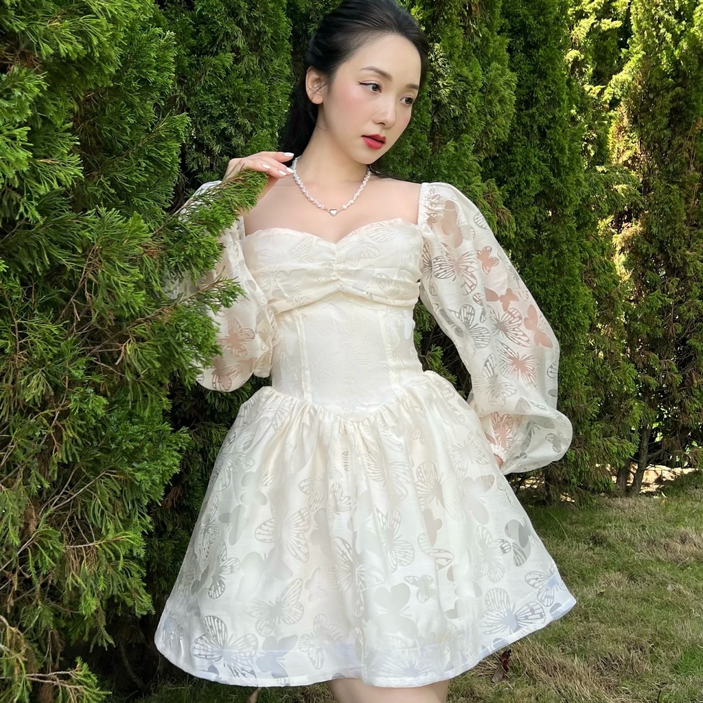 KIOBI – Đầm Aurora form mini ôm cúp ngực, tay phồng dài, hạ eo, tùng xòe, lưng thun, vải organza tơ kem - KID227169BK