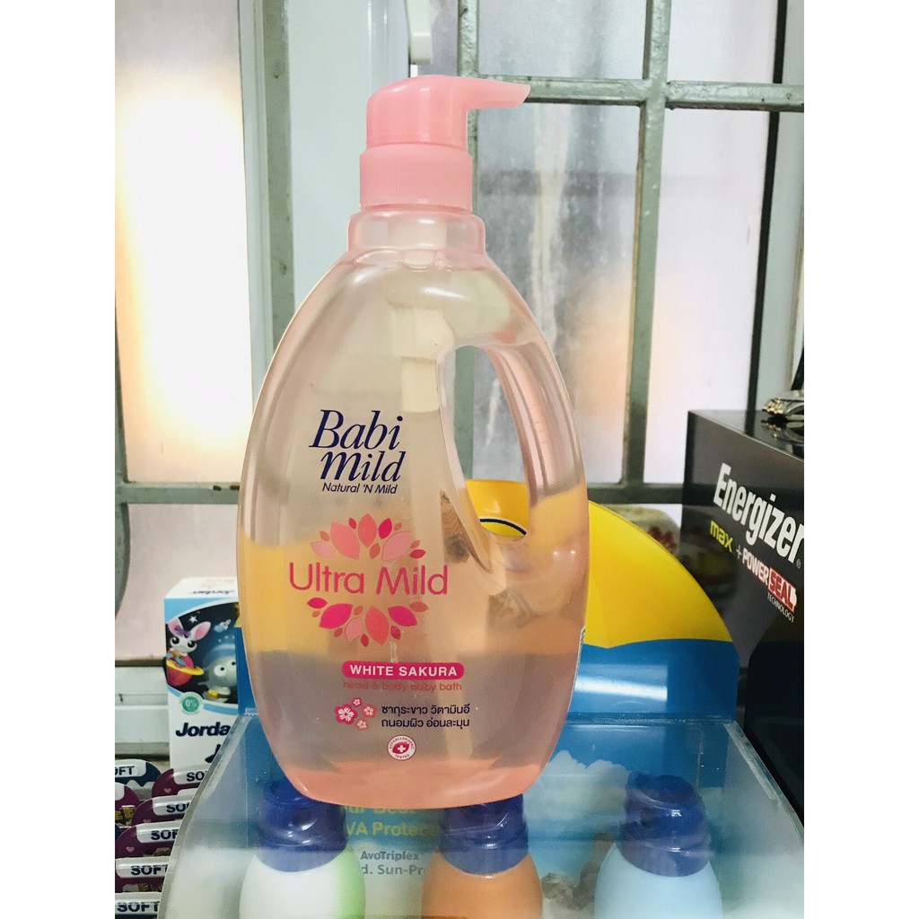 SỮA TẮM GỘI TOÀN THÂN TRẺ EM BABI MILD WHITE SAKURA 850ML