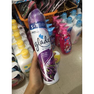 Nước xịt phòng Glade