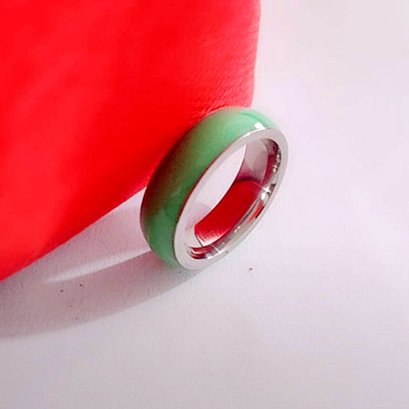 Nhẫn Chất Liệu Thép Titan Màu Xanh Lá Phong Cách Hàn Quốc sd049