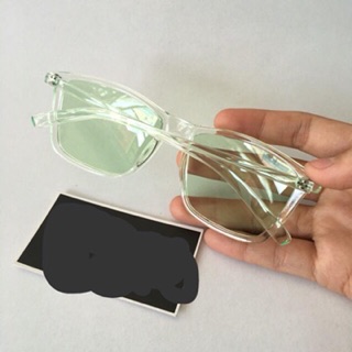 Kính Tây trong nhiều màu
