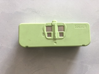Pin lion robot hút bụi thông minh