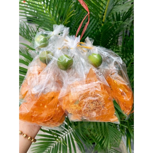 Xâu bánh tráng dẻo sợi dầu tỏi