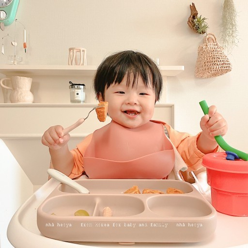 SET MUỖNG NĨA THÉP PREMIUM SILICONE MOYUUM KÈM HỘP ĐỰNG