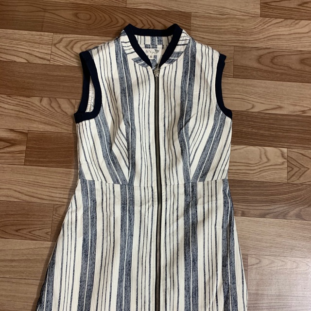 Váy dạ gile Ivymoda Size S