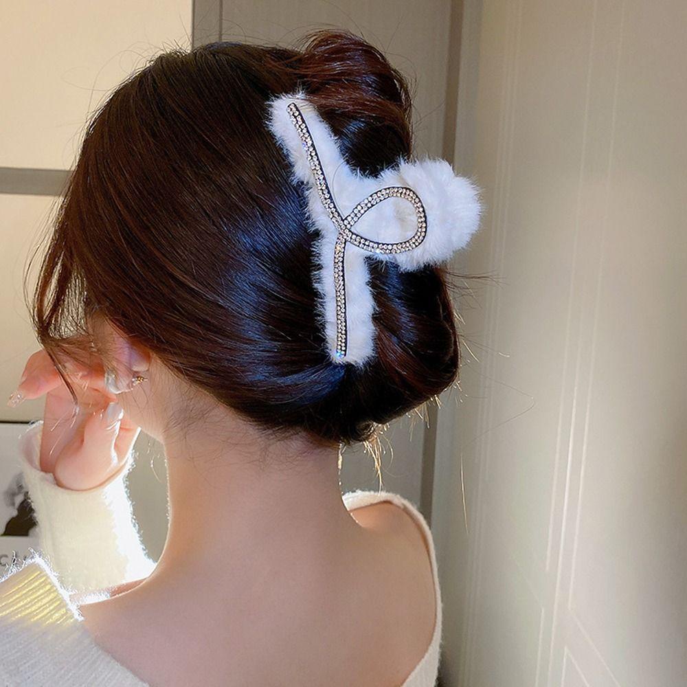 Kẹp Tóc Móng Vuốt Hình Cá Mập Bằng Vải Lông Thời Trang Thu Đông Dành Cho Bạn Nữ