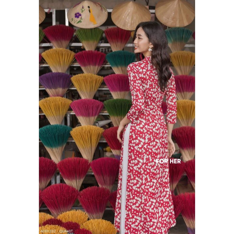 Áo dài truyền thống For Her màu đỏ hoa trắng tôn dáng