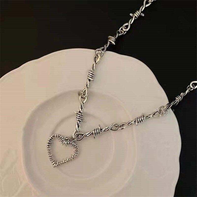 Vòng cổ choker dây gai mặt trái tim phong cách hip hop gothic punk cổ điển cá tính cho nam và nữ