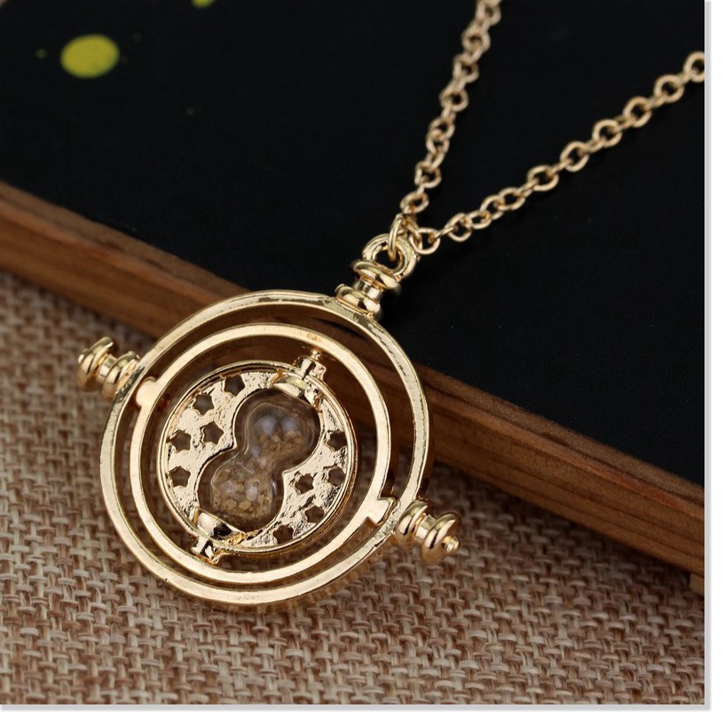 Dây chuyền có mặt đồng hồ thiết kế theo phong cách phim Harry Potter đẹp mắt