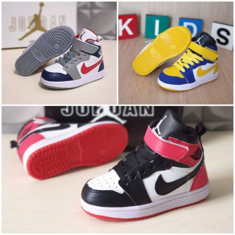 Giày Thể Thao Nike Jordan Cổ Cao Màu Xám Đỏ Vàng Cho Bé