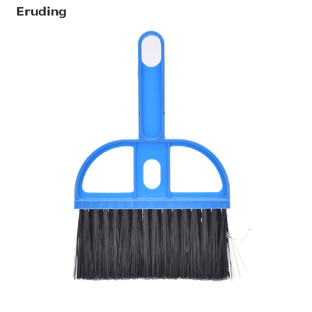 Thùng Rác Nhỏ Và Bàn Chải Tiện Dụng