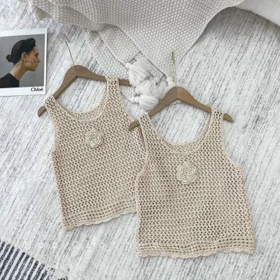Áo croptop 3 lỗ lưới phối hoa nổi