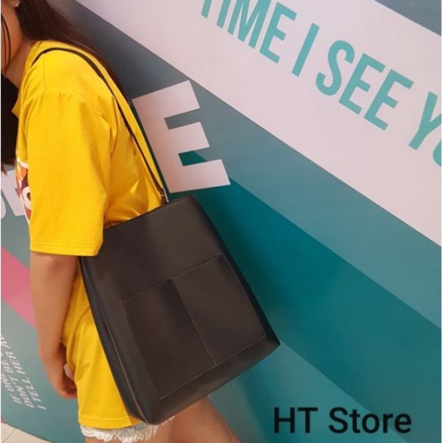 Túi Tote da vừa A4 có hai nút bóp bên hông