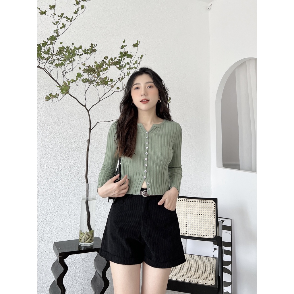 ÁO LEN GÂN KHUY XẺ GIỮA