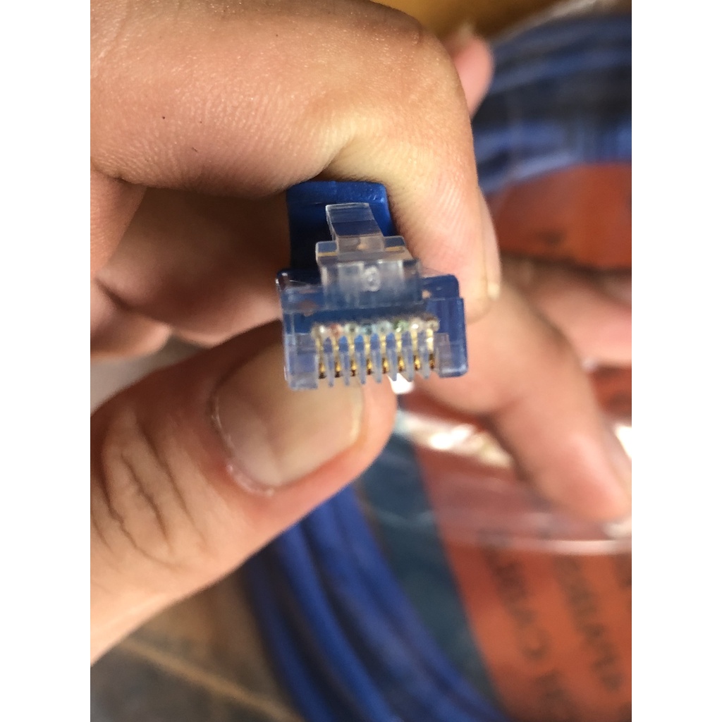 Dây LAN kết nối máy tính với modem