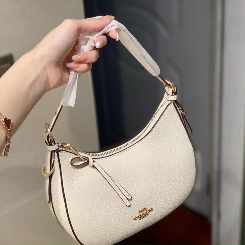 Túi Coach signature hobo