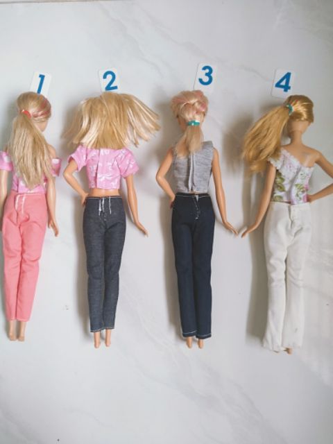 Búp bê barbie used kèm quần áo