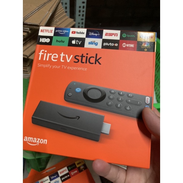 Fire TV Stick HD (phiên bản mới nhất) Thiết bị trình chiếu TV của Amazon có trợ lý ảo Alexa với remote kèm theo