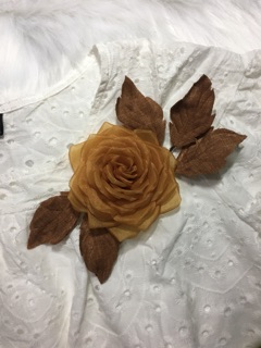 Hoa hồng cài áo handmade cao cấp