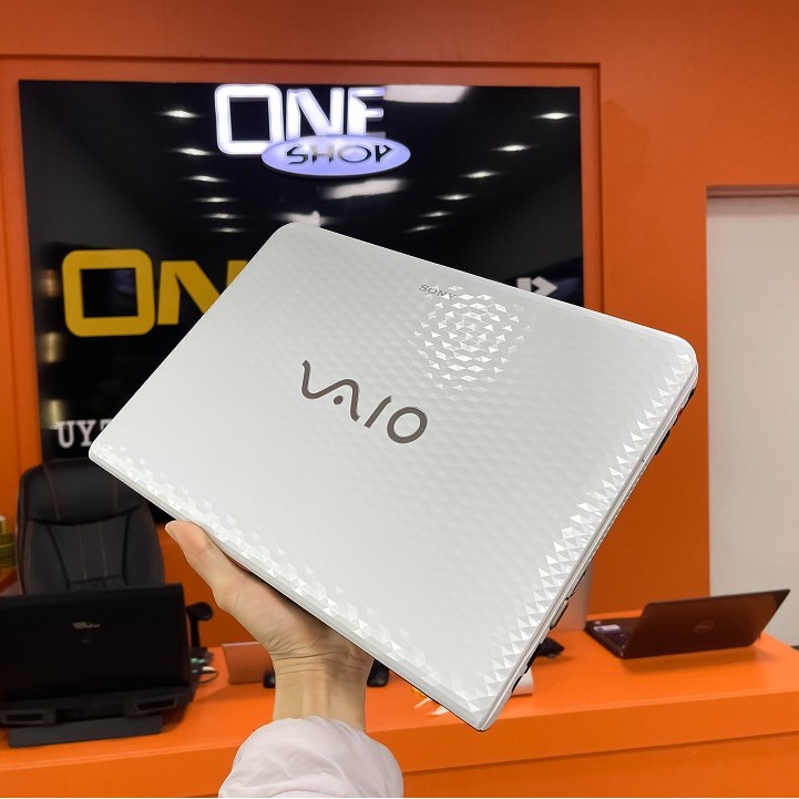 [ HÀNG SƯU TẦM ] Sony Vaio EG Core i7 2640M/ Ram 8Gb/ SSD 256Gb/ vỏ vân kim cương trắng ngọc trai .