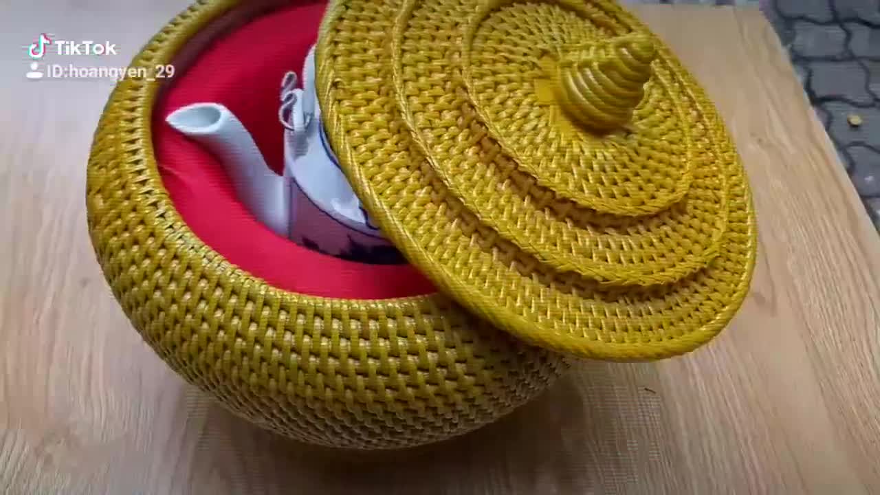 Bình ủ trà giữ nhiệt ấm tích pha trà xanh gốm sứ bát tràng dung tích 1,6l giành nhựa giả mây dùng hãm chè. | BigBuy360 - bigbuy360.vn