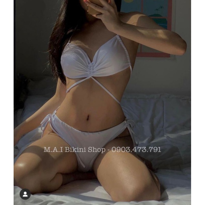 Bikini 2 mảnh dây rút giữa ngực mẫu Ninh Dương Lan Ngọc