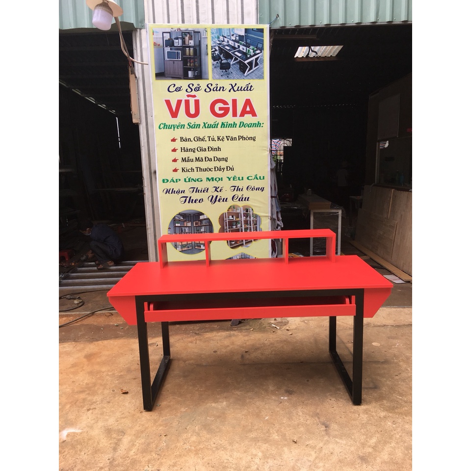 Bàn để đàn organ học nhạc