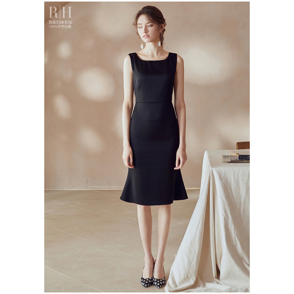 Đầm xòe tulip đen cổ vuông sát nách công sở