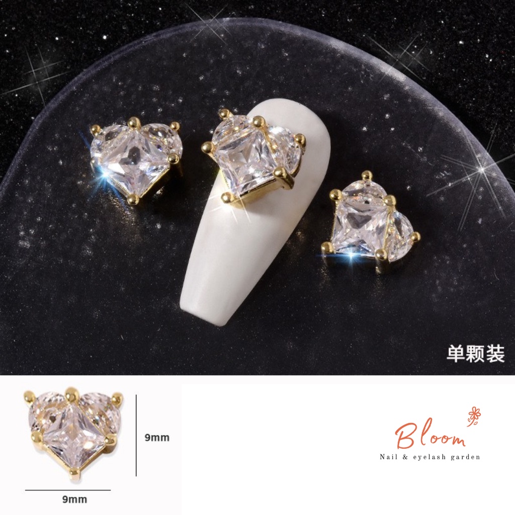 Charm nail, charm đính đá sang trọng, hot trend 2022