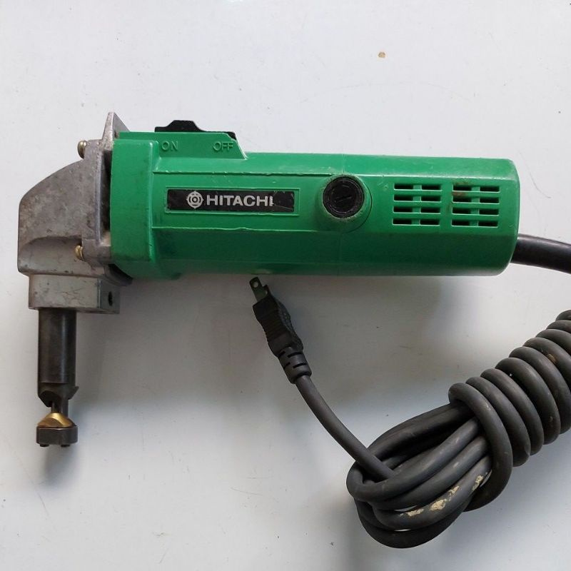 Máy cắt tôn Hitachi 1.6mm. Hàng bãi Nhật.