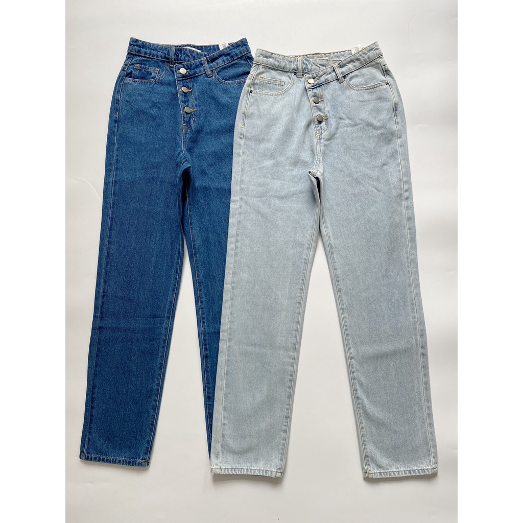 Quần jeans ống rộng CHICMONKI nút lệch lưng cao màu xanh nhạt CMJ1028