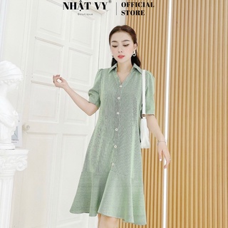 Váy Caro Công Sở NHẬT VY Cổ Tim Tay Ngắn Dáng Suông Đính Cúc Phối Đuôi Cá Chất Lụa Zizzac Màu Xanh, Nâu - D2435